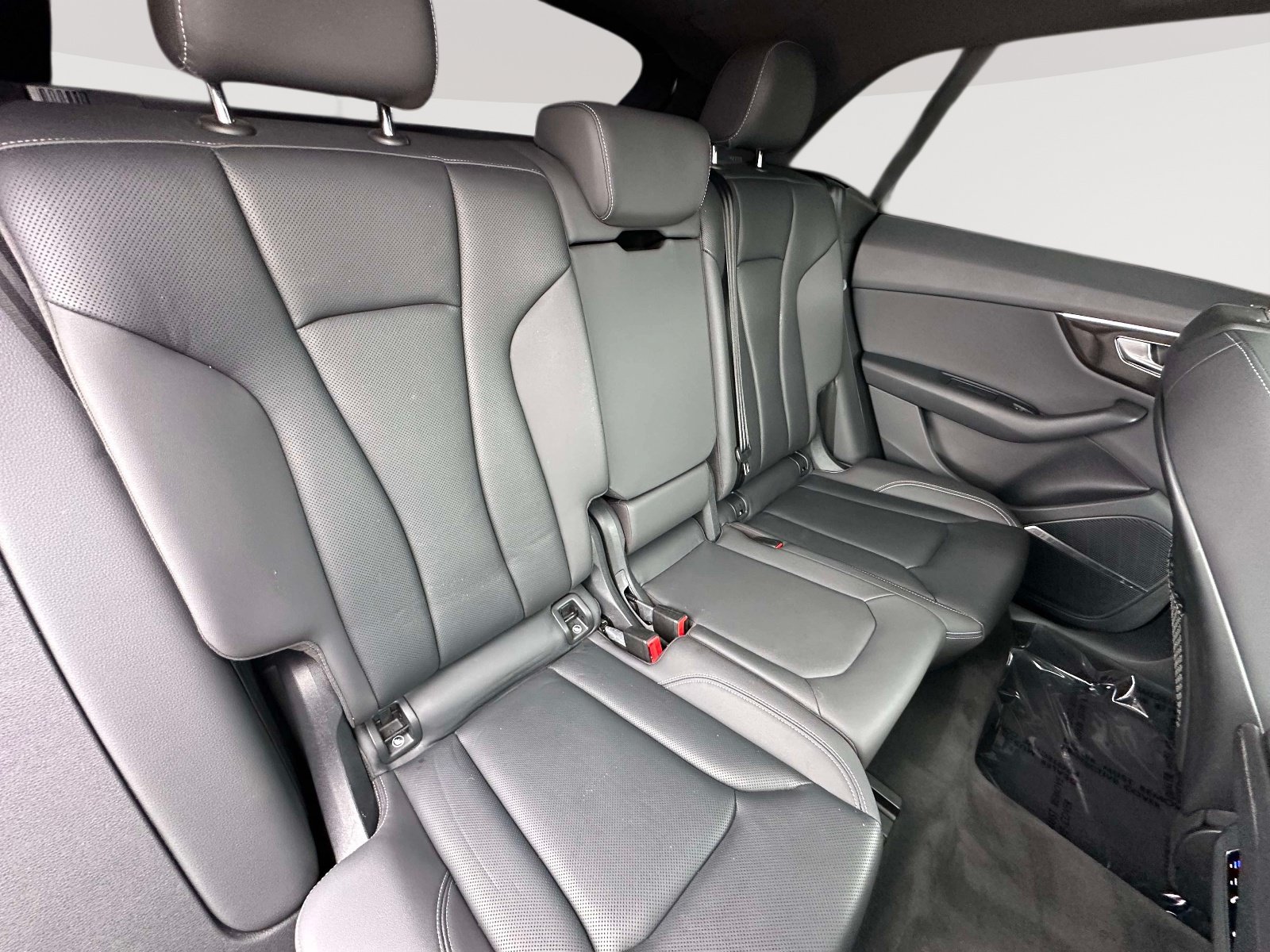 Used 2019 Audi Q8 Premium Plus w/ Premium Plus AWD/4WD image 34