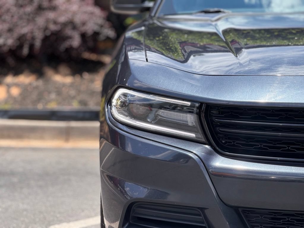 Used 2019 Dodge Charger SXT RWD image 4