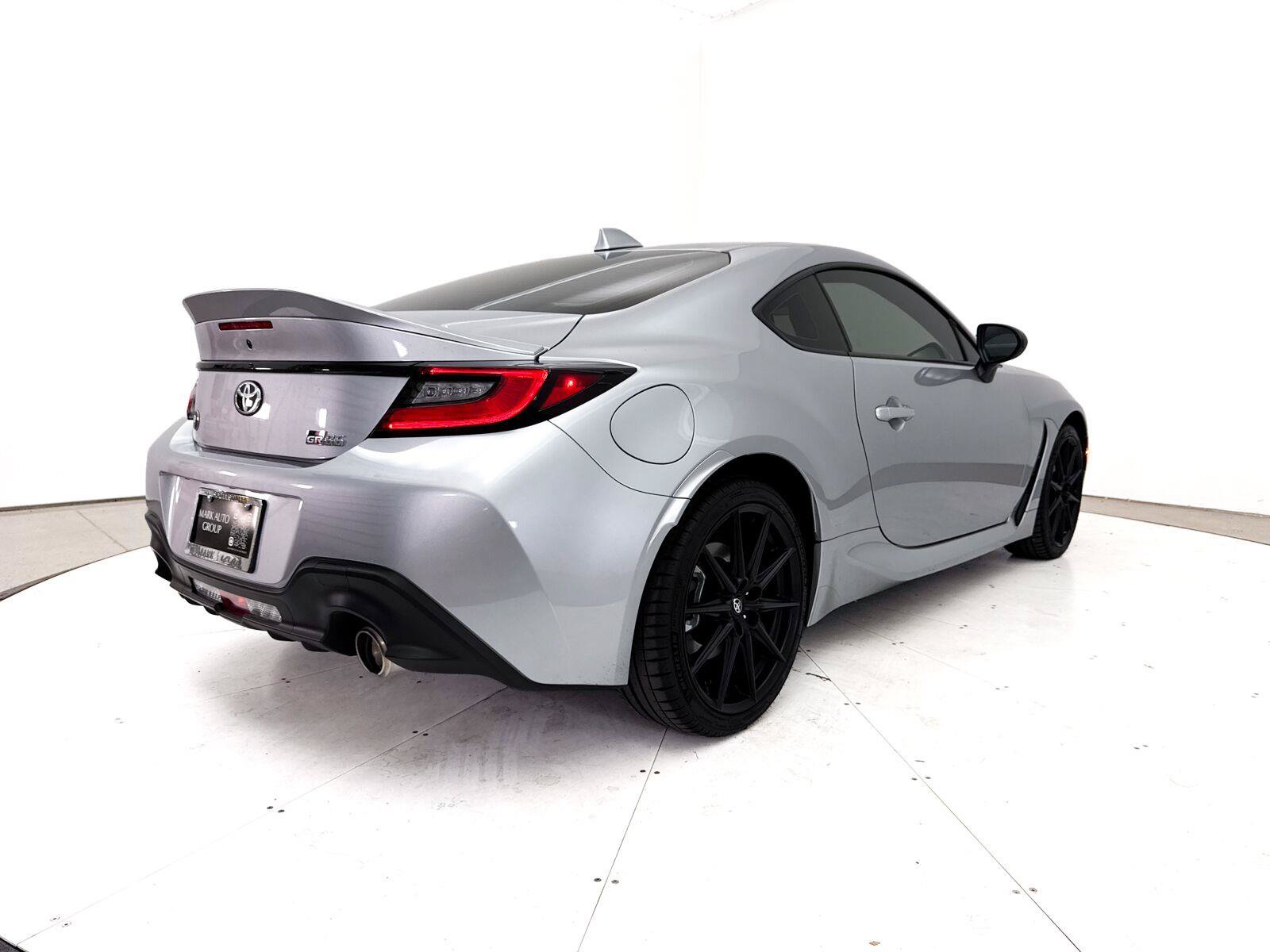 Used 2025 Toyota GR86 Premium RWD image 17