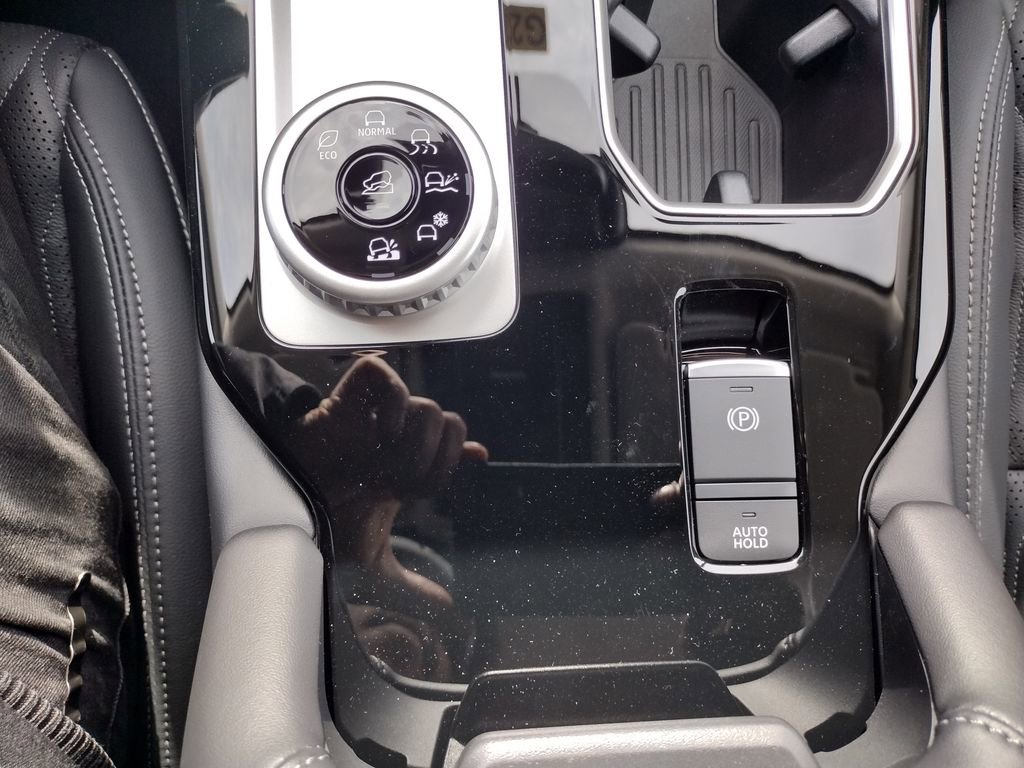 New 2026 Mitsubishi Outlander SEL image 33