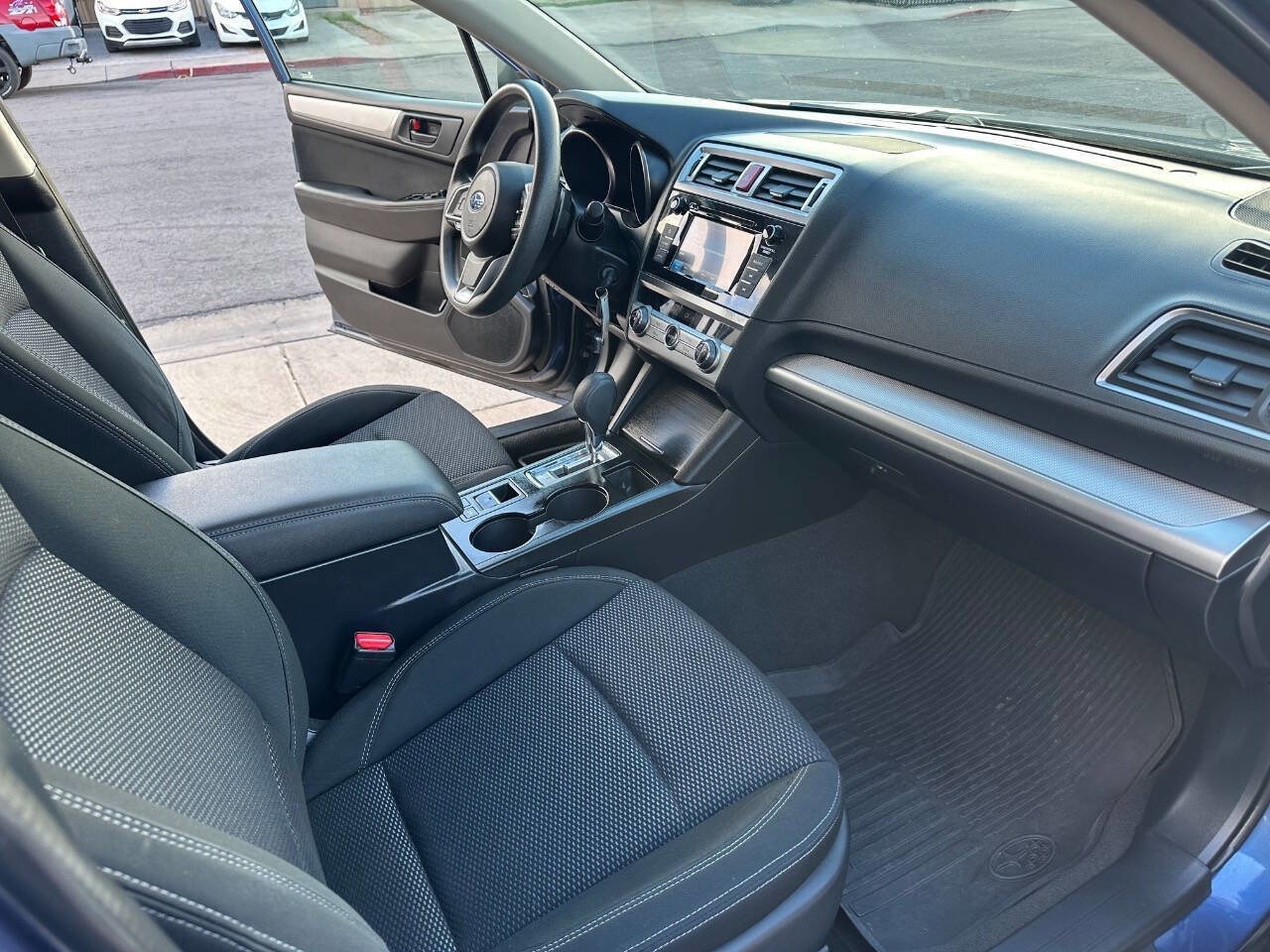 Used 2019 Subaru Outback 2.5i image 10