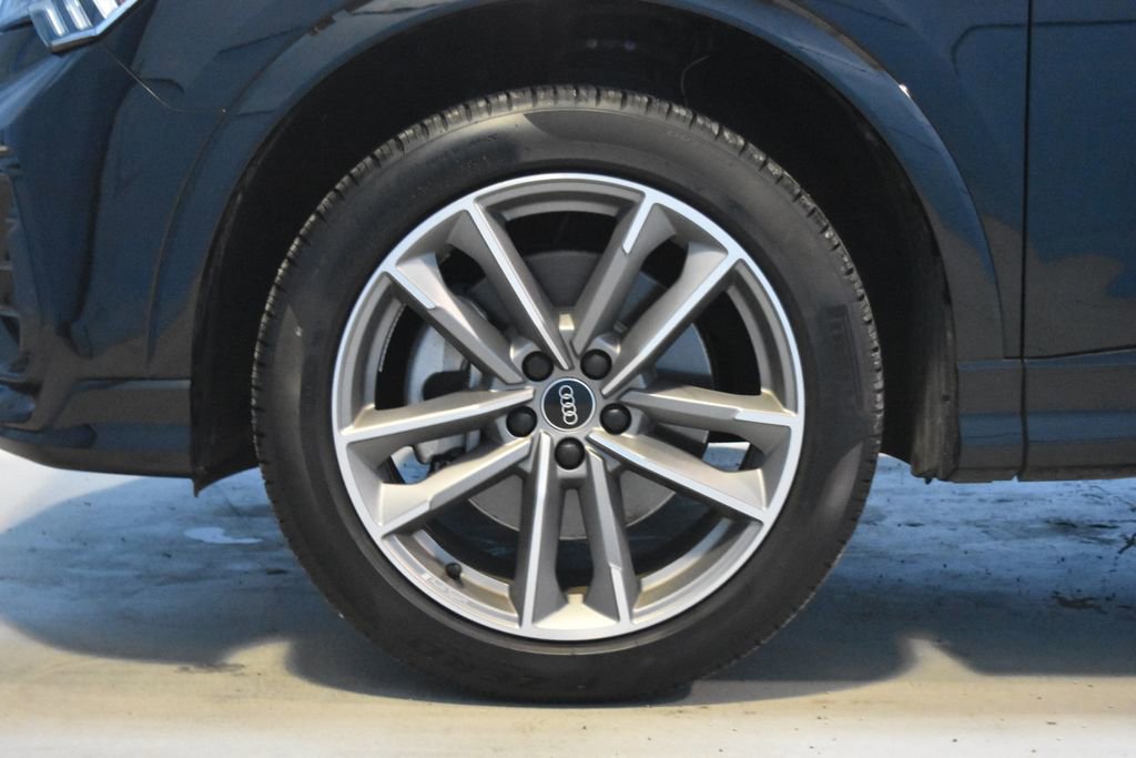 Certified 2025 Audi Q3 2.0T Premium w/ Convenience Package image 23