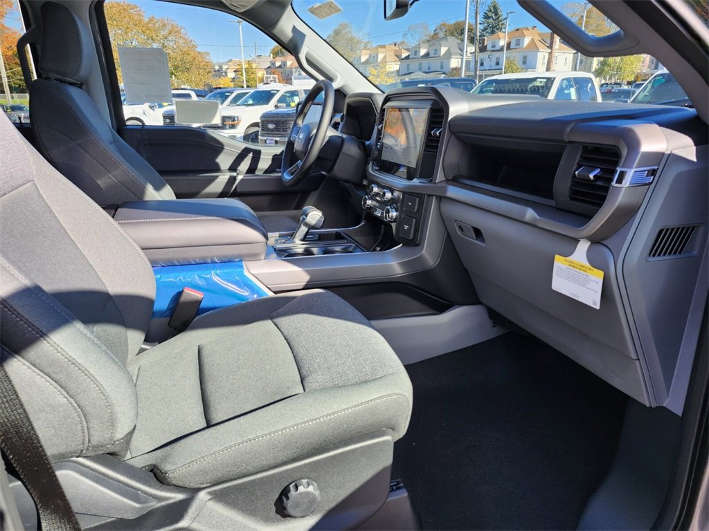 New 2025 Ford F150 Lightning XLT w/ Max Trailer Tow Package image 13