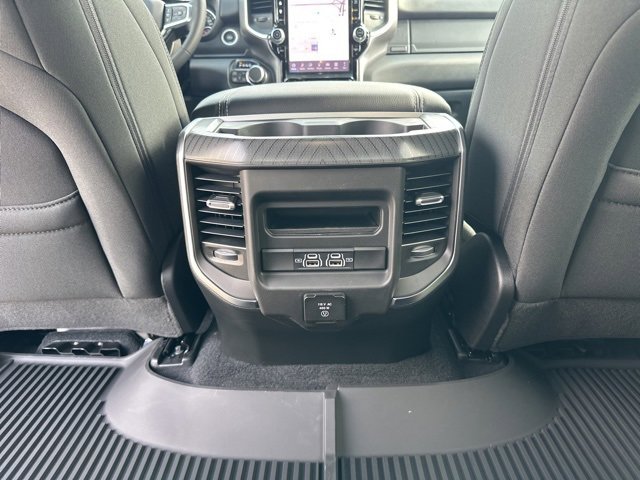New 2026 RAM 1500 4x4 Crew Cab image 38