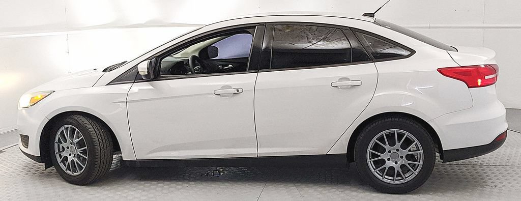 Used 2015 Ford Focus SE FWD image 5