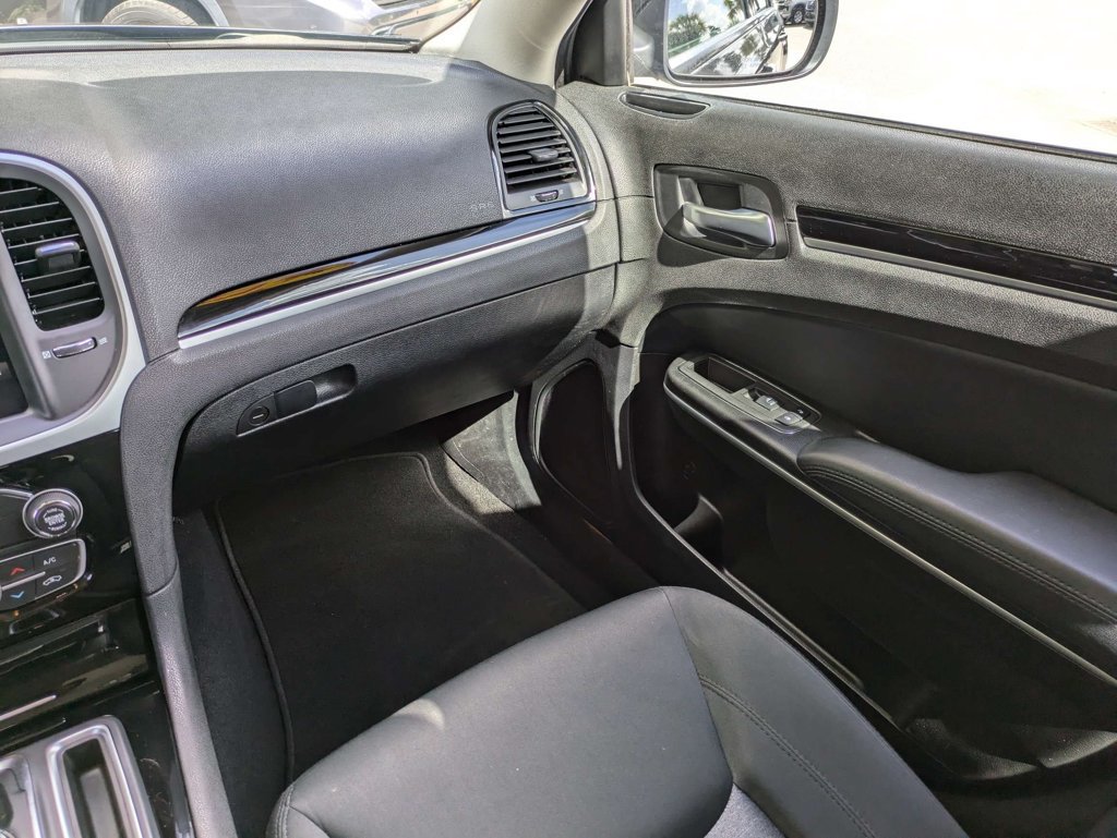 Used 2023 Chrysler 300 Touring w/ Sport Appearance Package RWD image 16