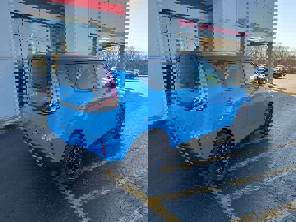 Used 2024 Kia Soul S image 3