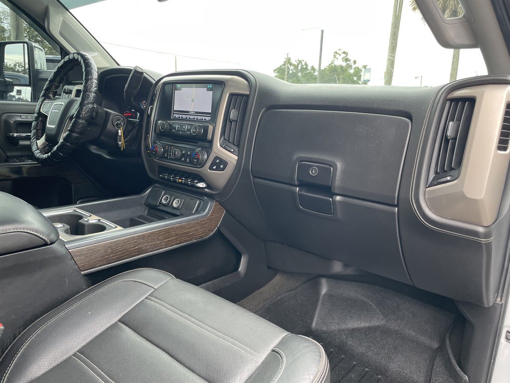 Used 2018 GMC Sierra 3500 Denali w/ Duramax Plus Package AWD/4WD image 17