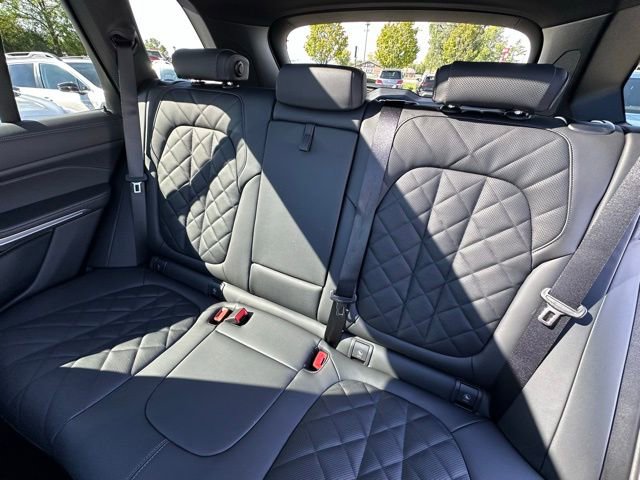 New 2026 BMW X5 xDrive50e w/ Climate Comfort Package image 39