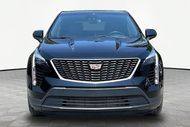 Certified 2022 Cadillac XT4 Luxury w/ Cold Weather Package FWD image 2
