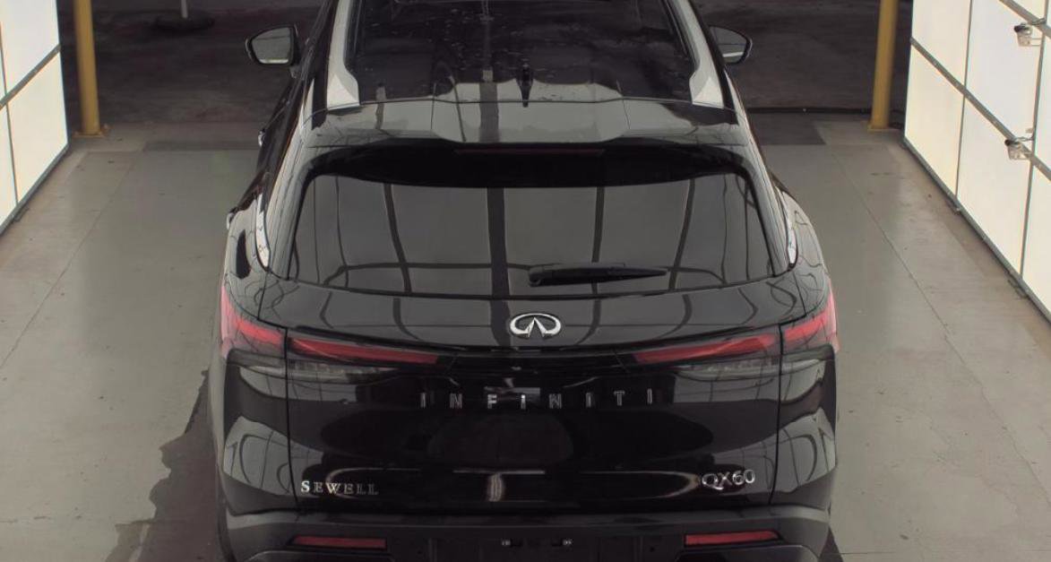 Certified 2023 INFINITI QX60 Luxe w/ Vision Package image 6