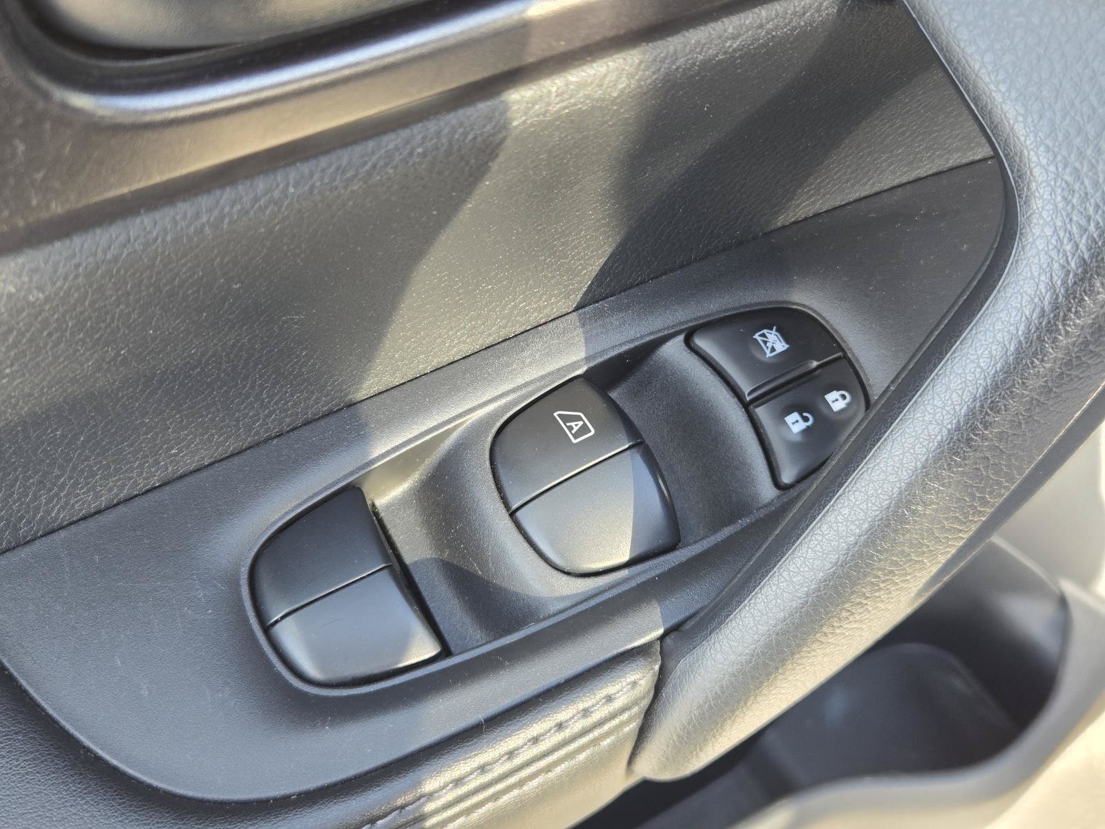 Used 2021 Nissan Rogue Sport S FWD image 19