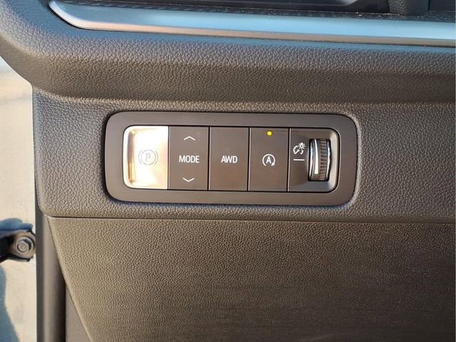 Used 2025 Chevrolet Traverse LT image 15