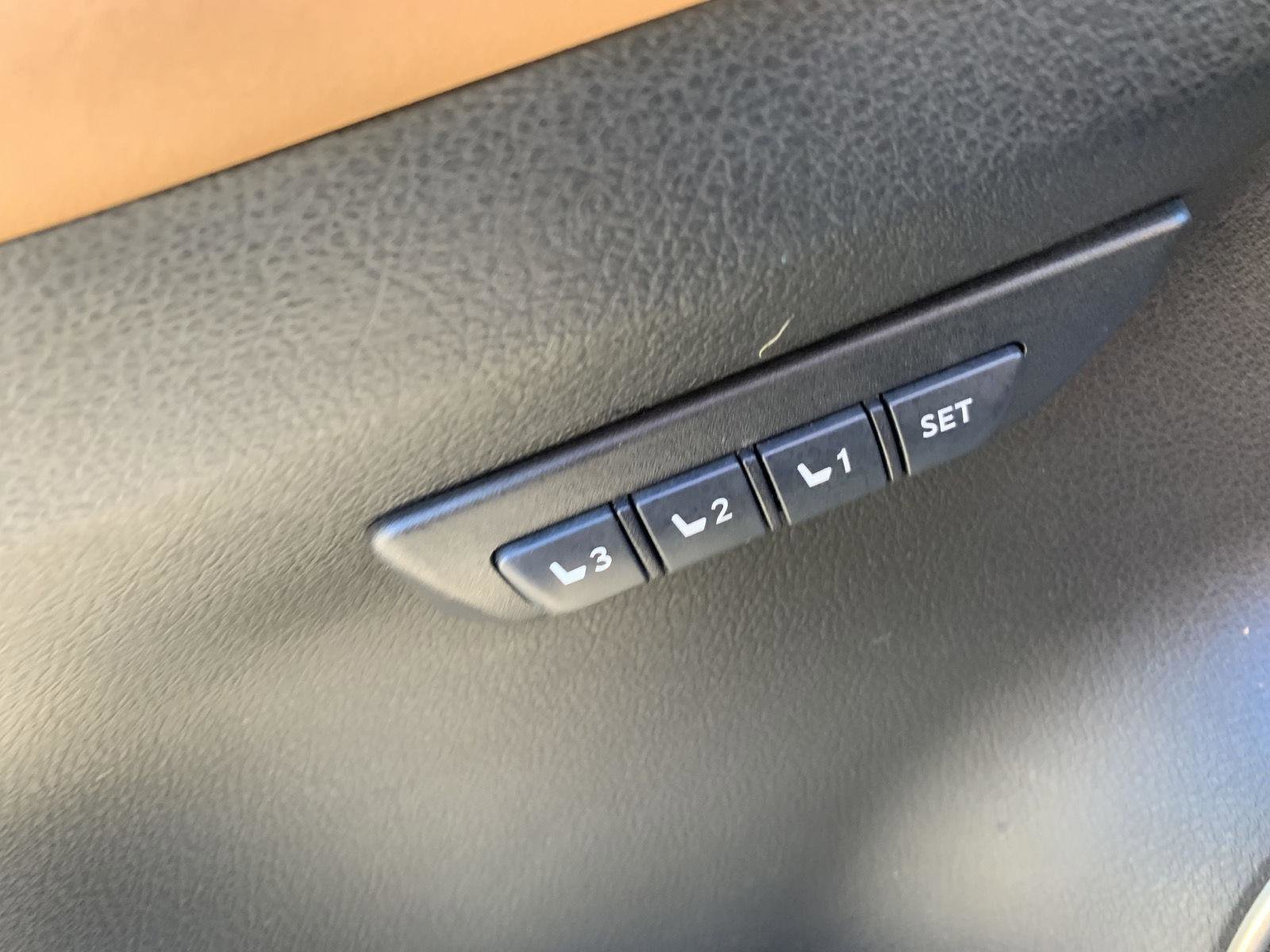 Used 2016 Lexus NX 300h AWD image 10