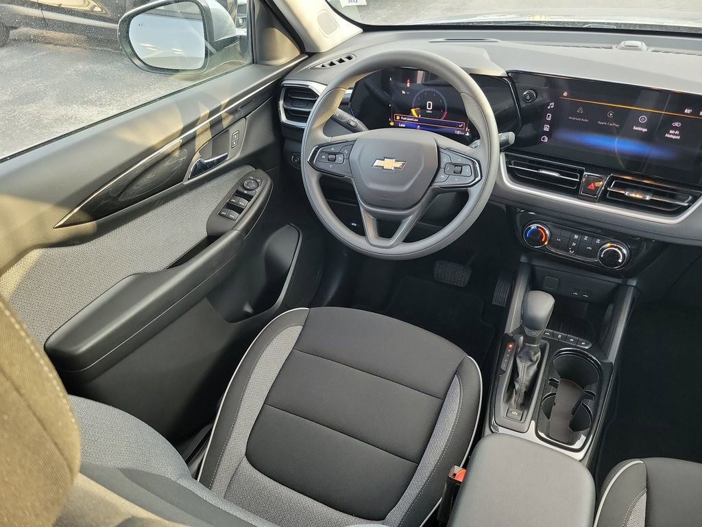 Used 2026 Chevrolet TrailBlazer LT w/ Driver Confidence Package image 14