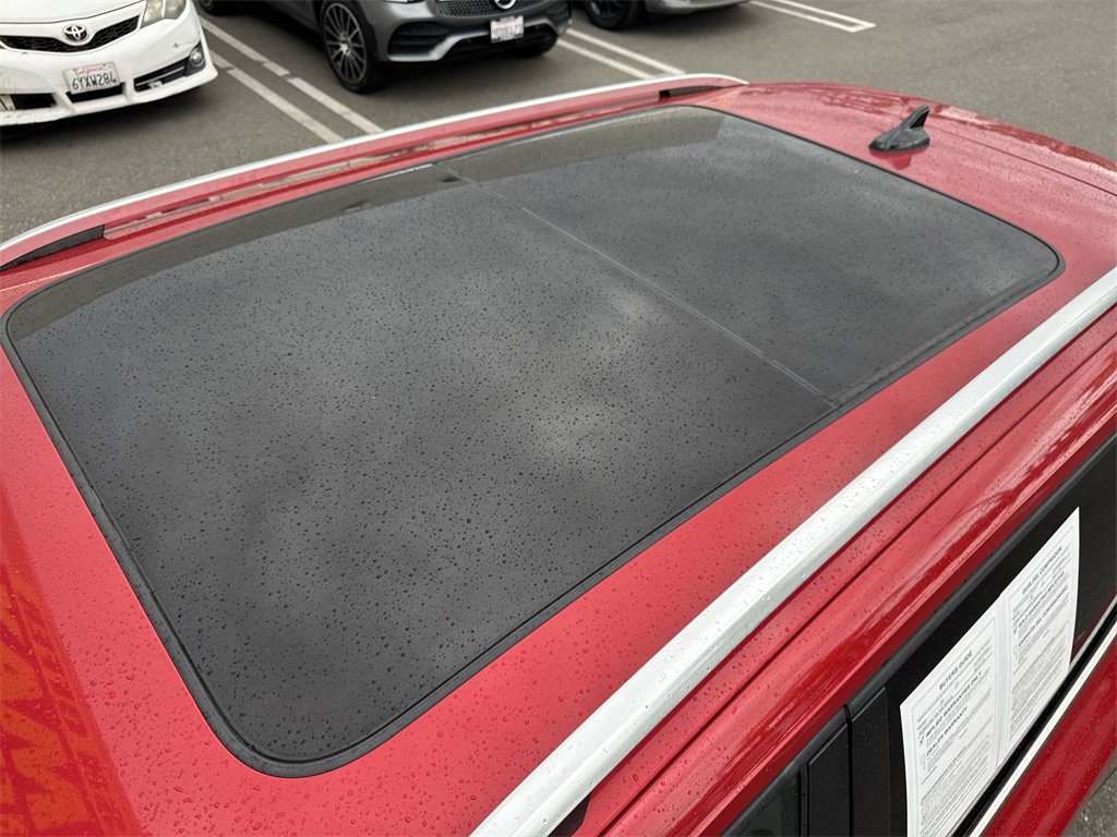 Used 2022 Volkswagen Taos SE w/ Panoramic Sunroof Package image 26