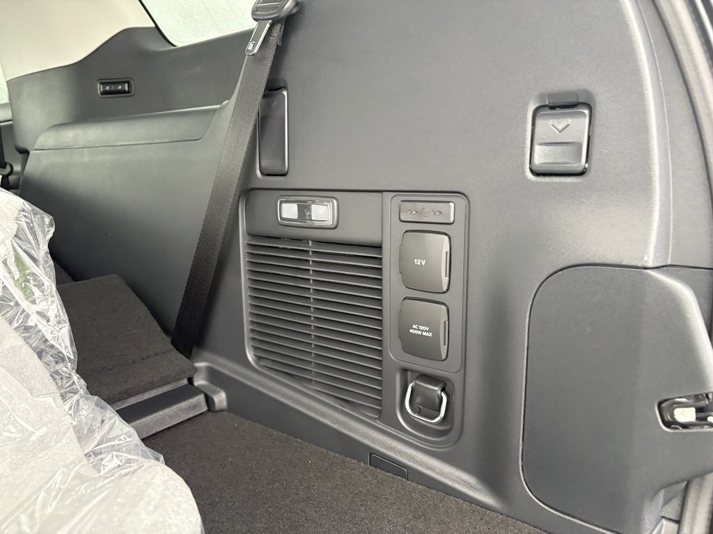 New 2025 Ford Expedition Active image 9