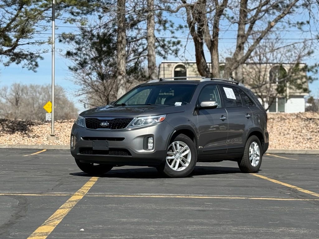 Used 2015 Kia Sorento LX image 1