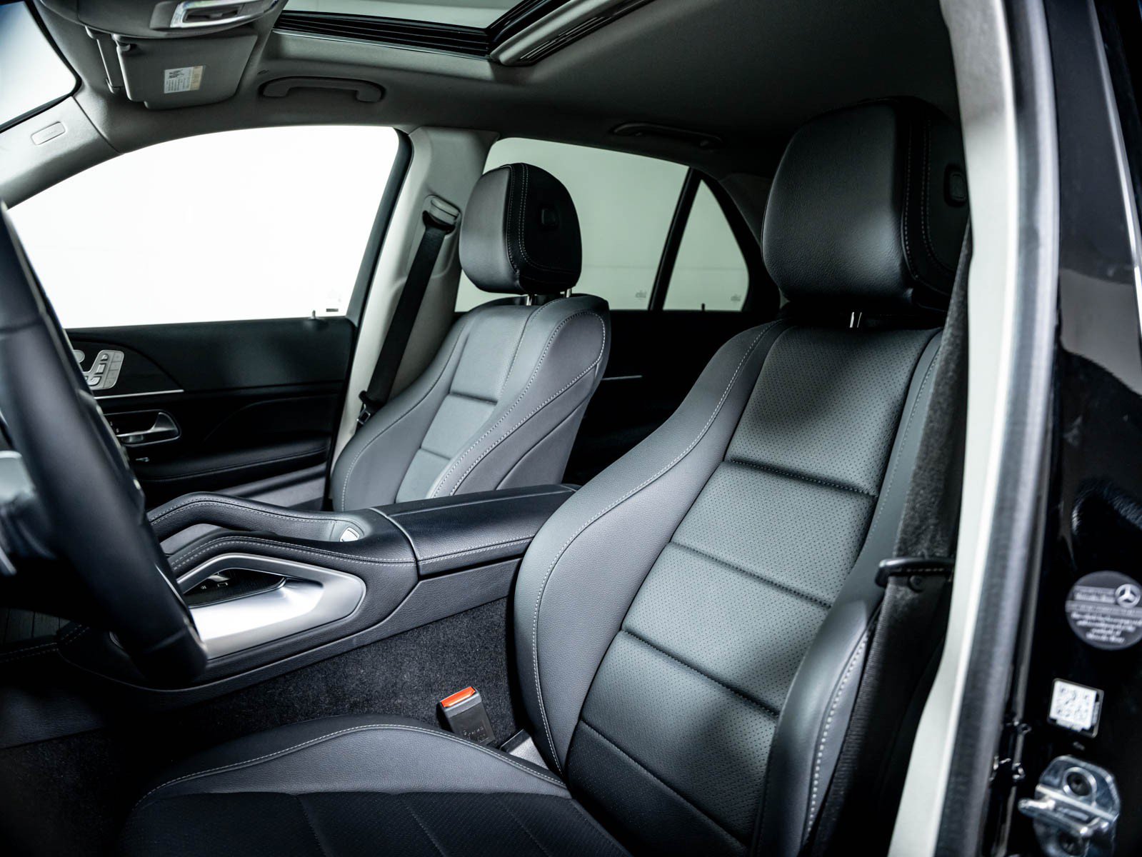 Certified 2025 Mercedes-Benz GLE 450e 4MATIC image 8