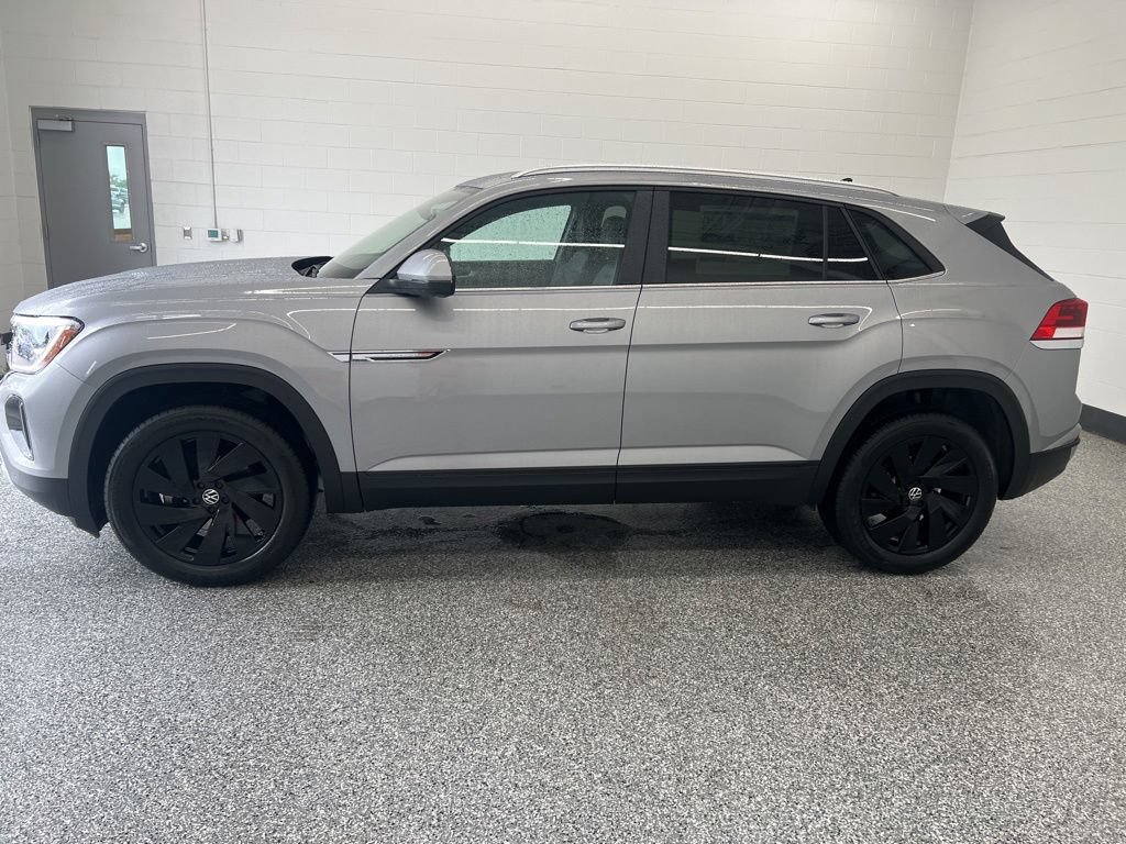 New 2026 Volkswagen Atlas Cross Sport SE AWD/4WD image 2