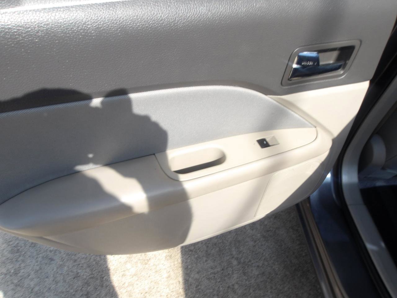 Used 2012 Ford Fusion SE FWD image 16