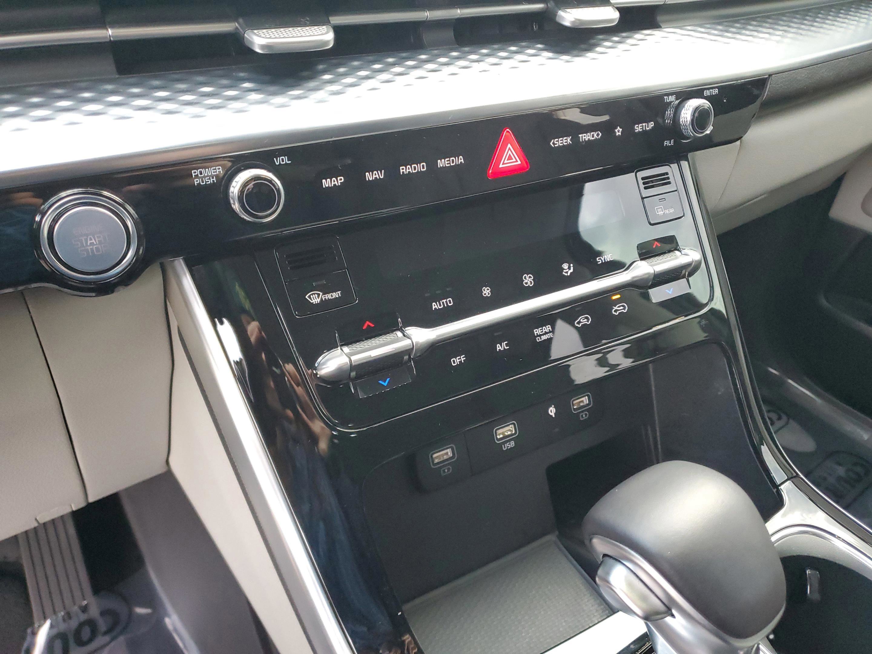 Used 2024 Kia Carnival SX Prestige image 22