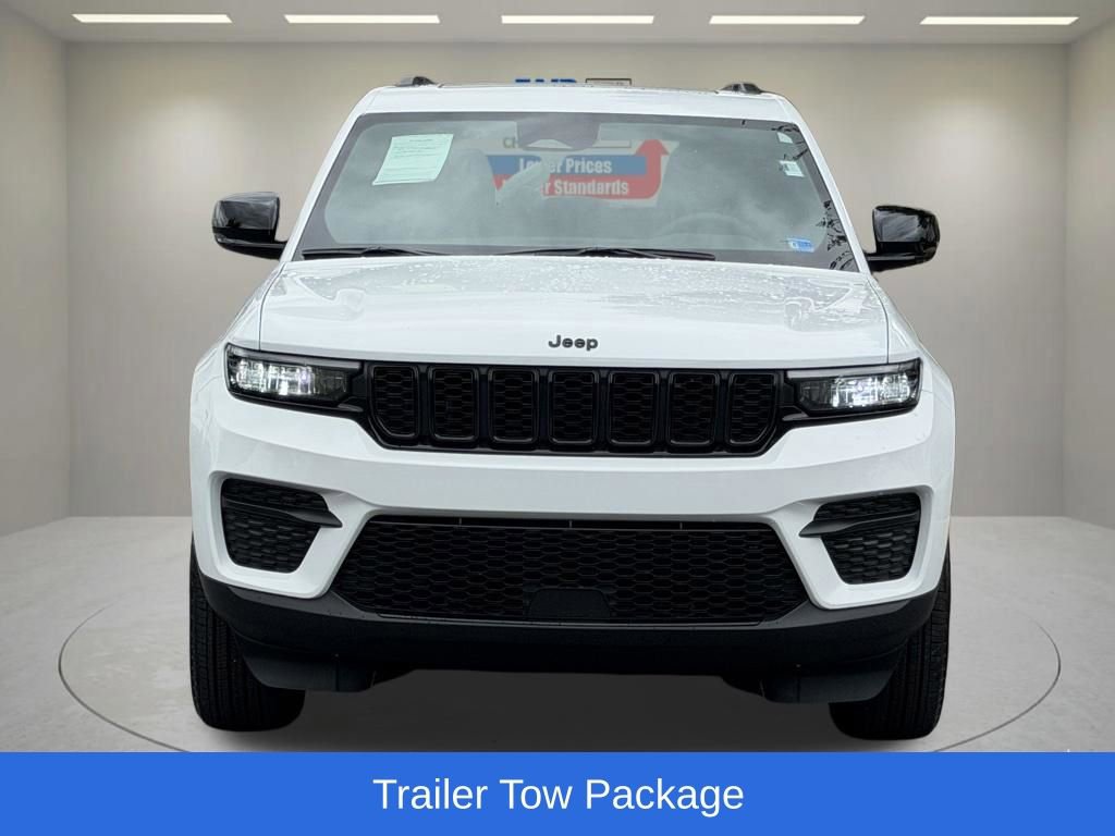 Certified 2025 Jeep Grand Cherokee Altitude AWD/4WD image 5