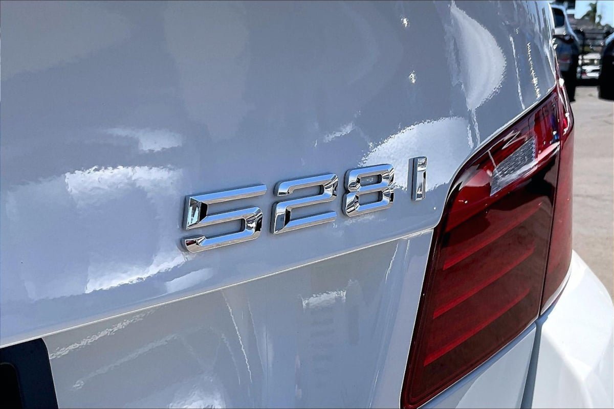 Used 2016 BMW 528i Sedan RWD image 8