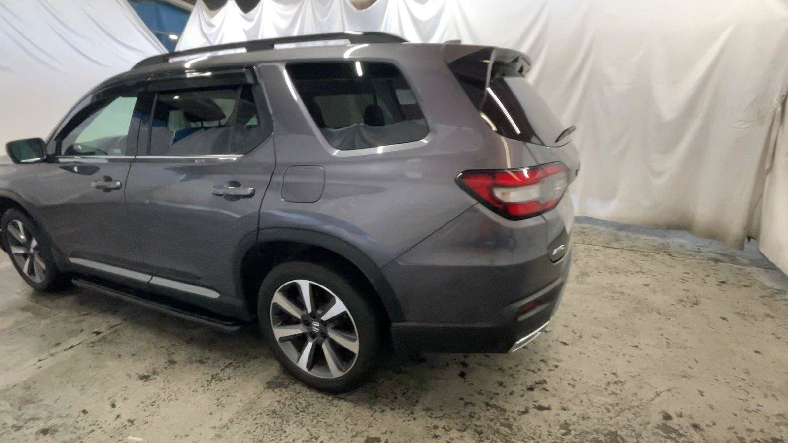 Used 2025 Honda Pilot Elite image 10