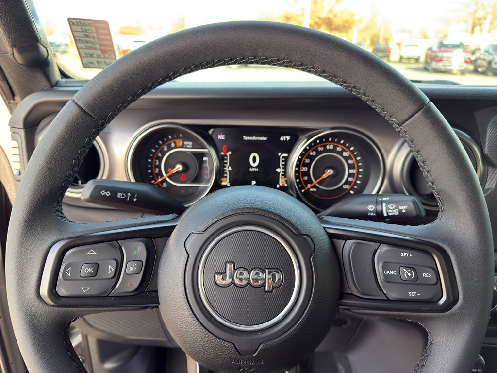 Used 2023 Jeep Gladiator Willys image 22