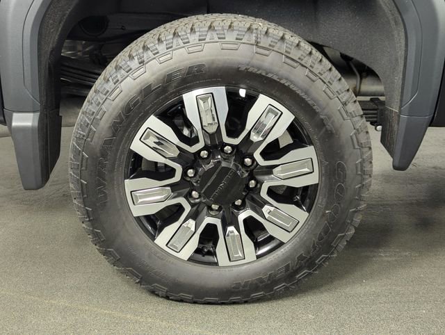 Used 2025 GMC Sierra 2500 Denali w/ Technology Package AWD/4WD image 14