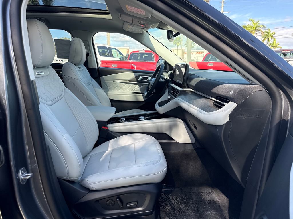 New 2026 Ford Explorer Platinum AWD/4WD image 23