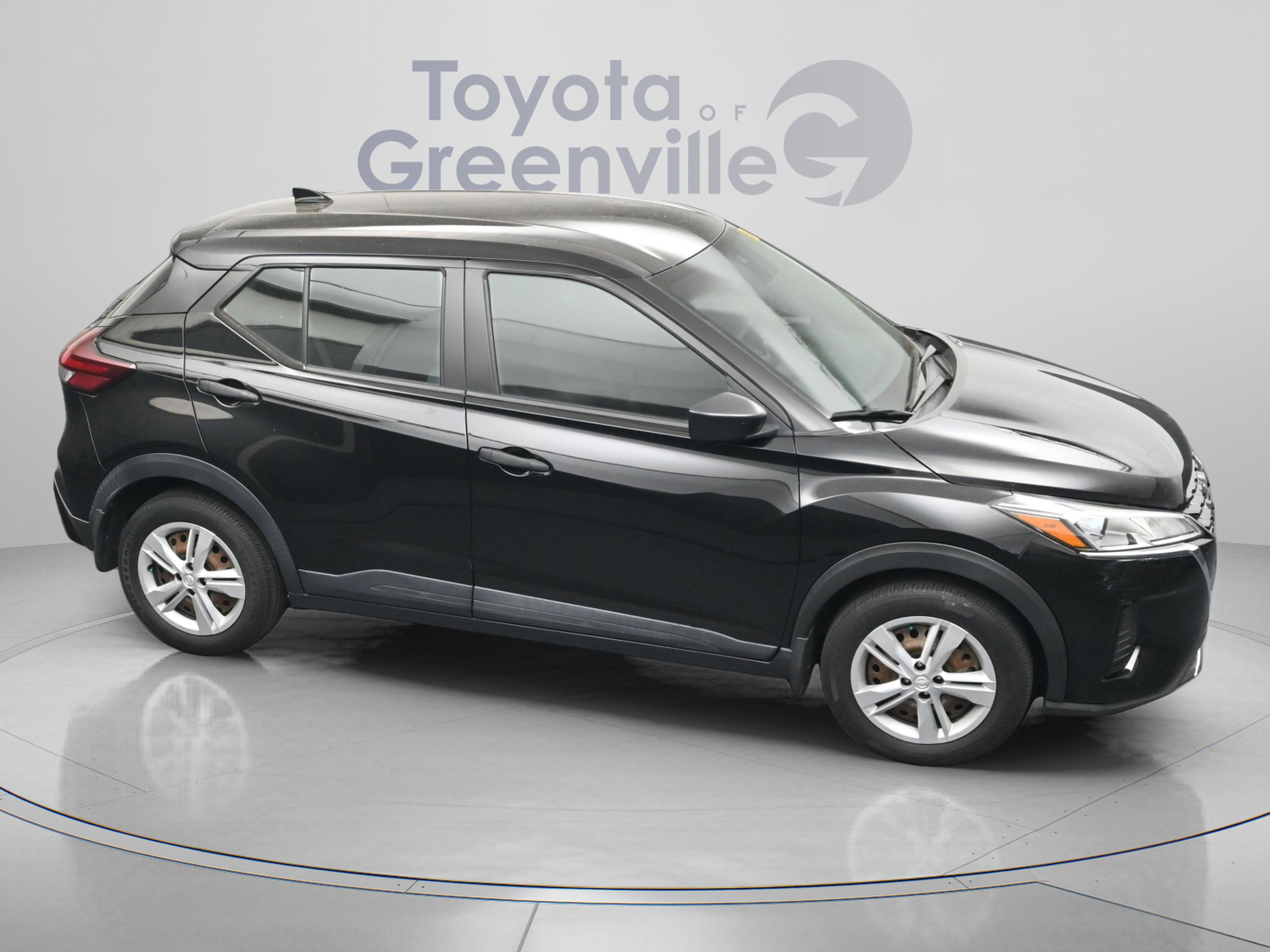 Used 2022 Nissan Kicks S image 17