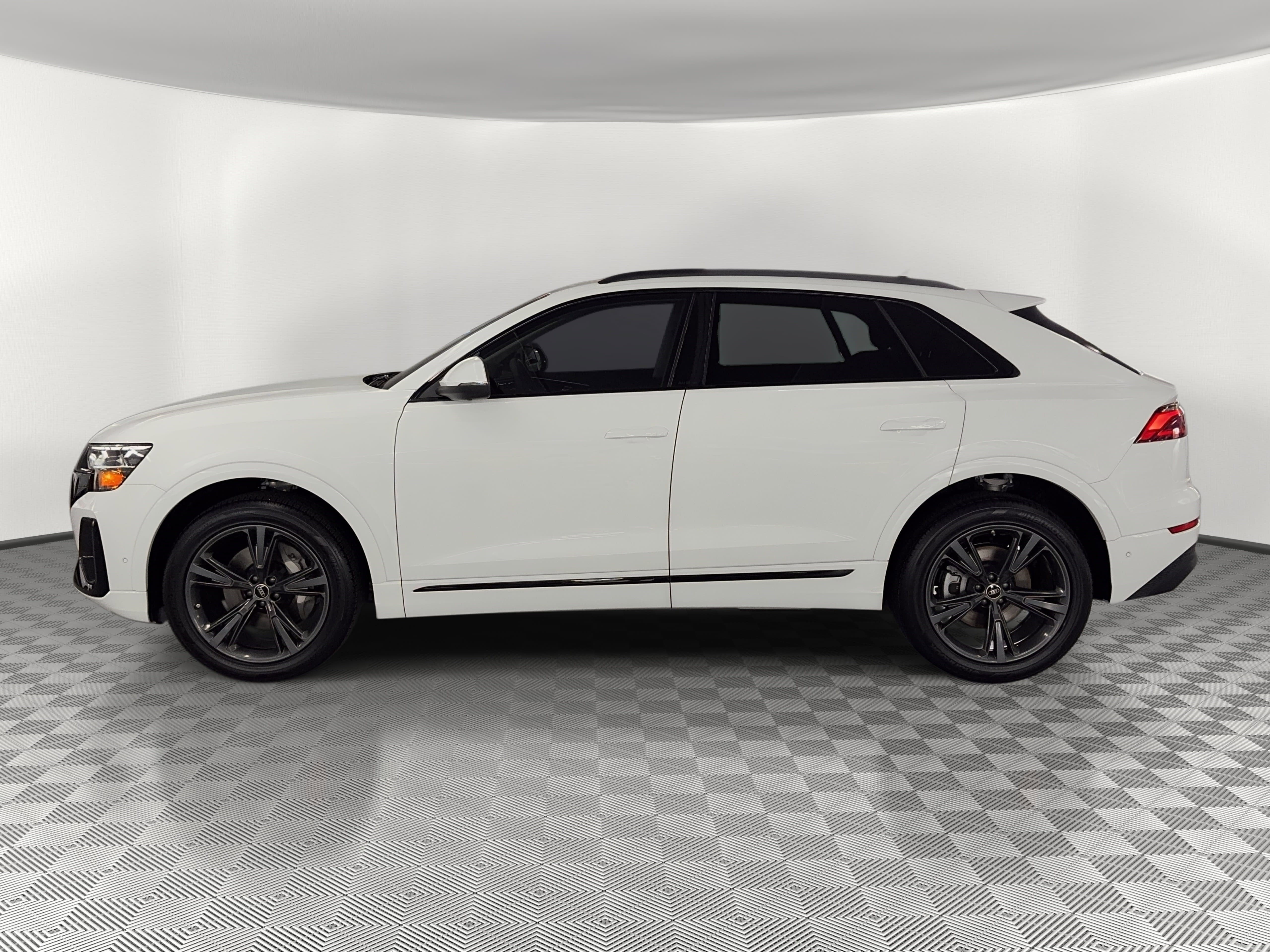 New 2026 Audi Q8 Premium image 2