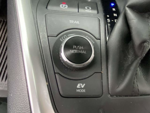 Used 2022 Toyota RAV4 XLE w/ Convenience Package image 18