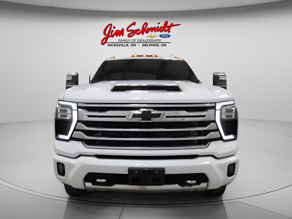 Used 2025 Chevrolet Silverado 3500 High Country w/ High Country Premium Package AWD/4WD image 3