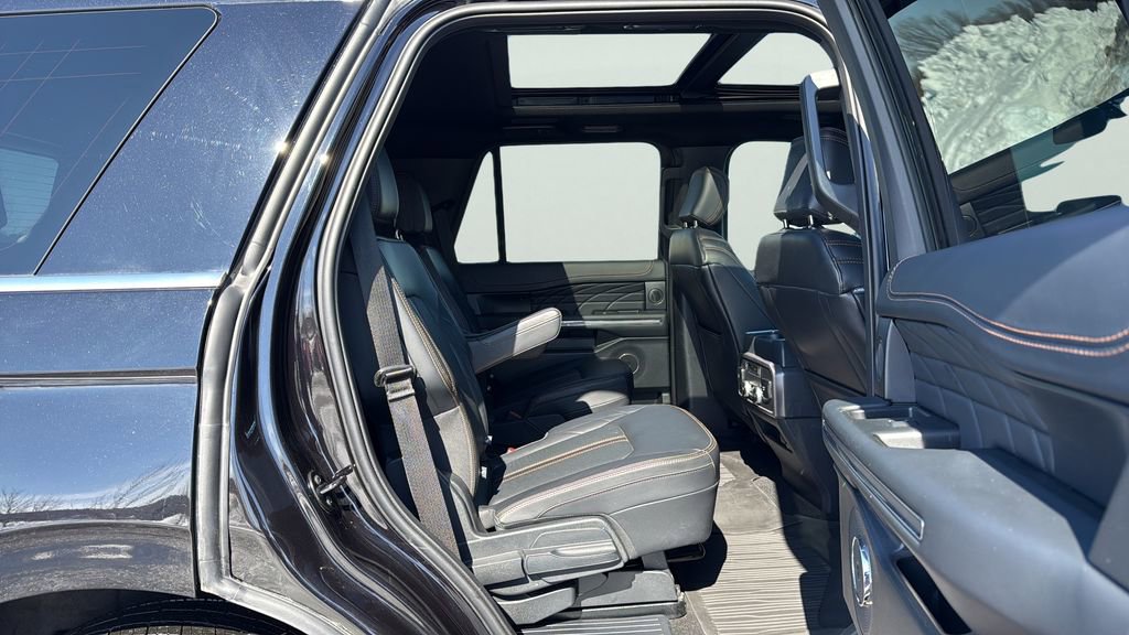 Used 2024 Ford Expedition Platinum AWD/4WD image 13