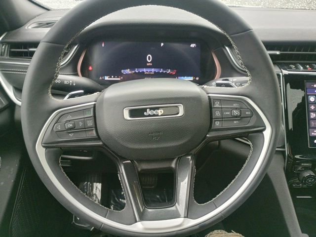 Used 2023 Jeep Grand Cherokee Altitude AWD/4WD image 28