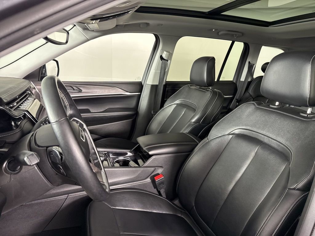 Used 2022 Jeep Grand Cherokee Limited image 13