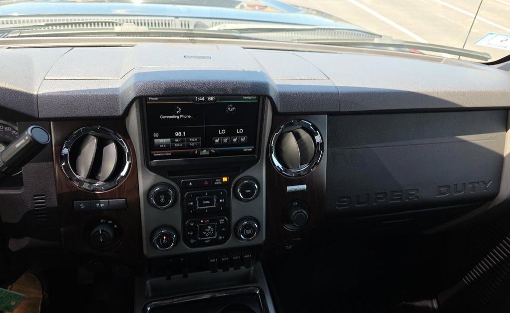 Used 2016 Ford F350 Lariat w/ Lariat Interior Package AWD/4WD image 18