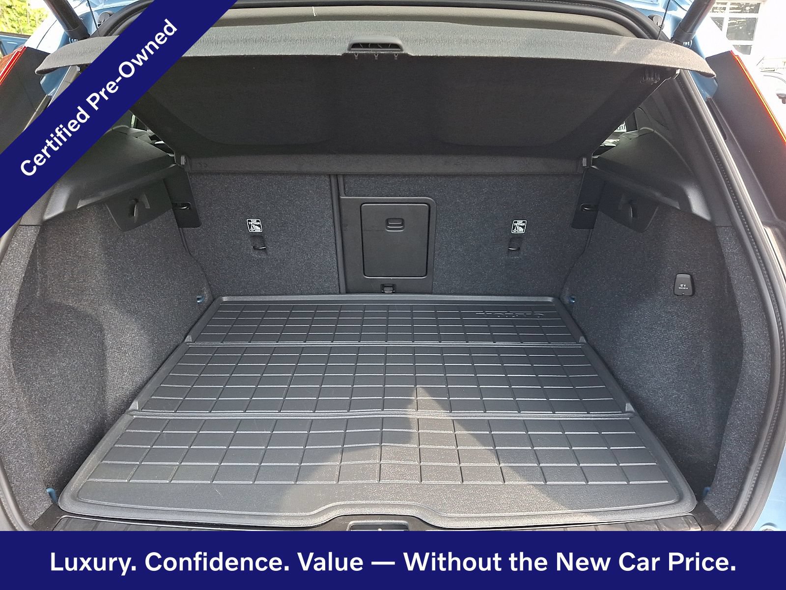 Certified 2023 Volvo XC40 B5 Ultimate w/ Protection Package Premier AWD/4WD image 30