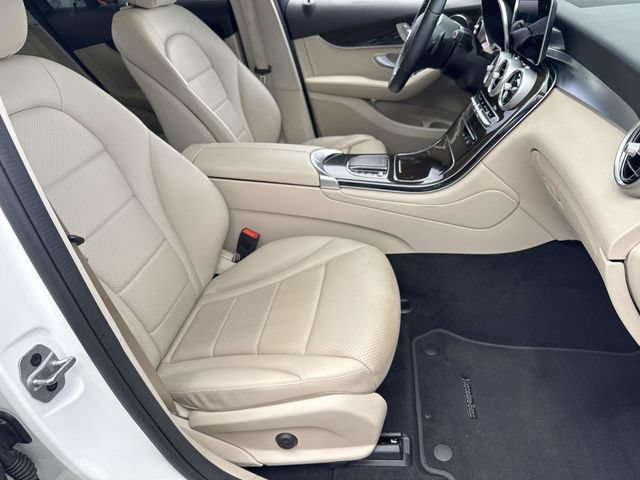 Used 2022 Mercedes-Benz GLC 300 image 11
