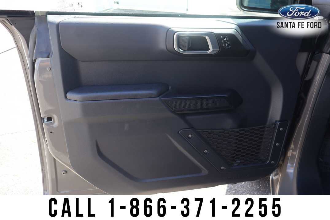 Used 2025 Ford Bronco Big Bend image 7