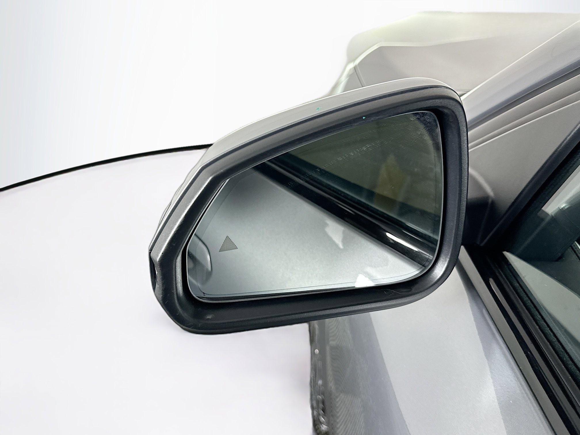 Used 2025 BMW X2 xDrive28i image 16