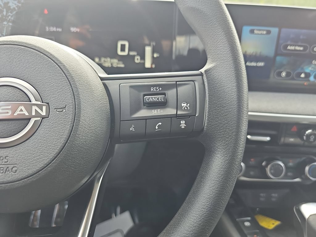 Used 2025 Nissan Kicks SV FWD image 22