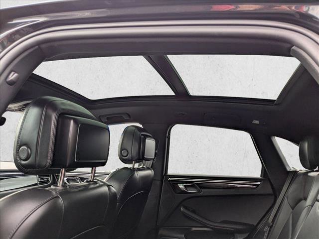 Used 2022 Porsche Macan image 20