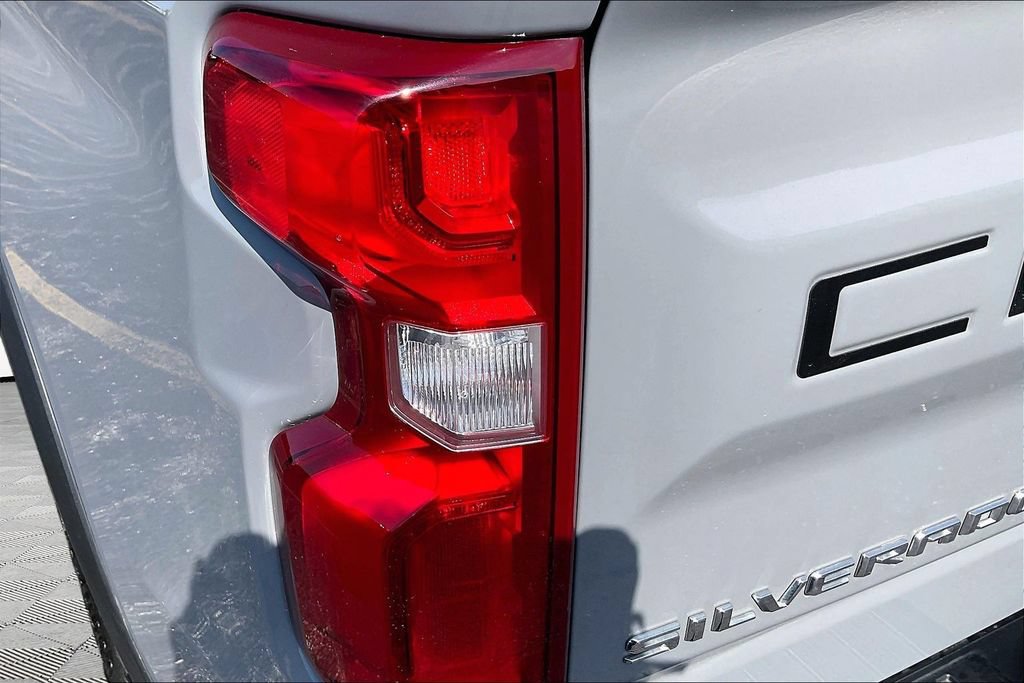 Used 2024 Chevrolet Silverado 1500 ZR2 w/ Technology Package AWD/4WD image 27