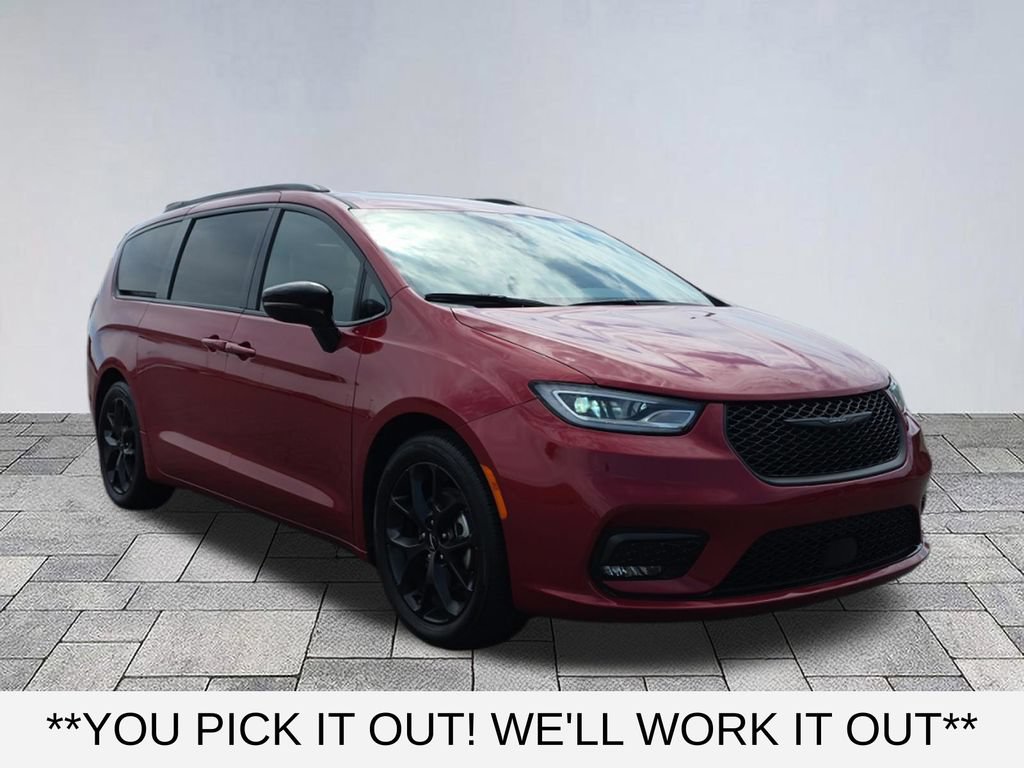 Used 2025 Chrysler Pacifica Limited FWD image 1