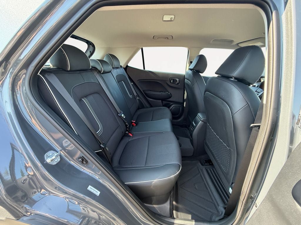 Certified 2025 Hyundai Venue Limited FWD image 23