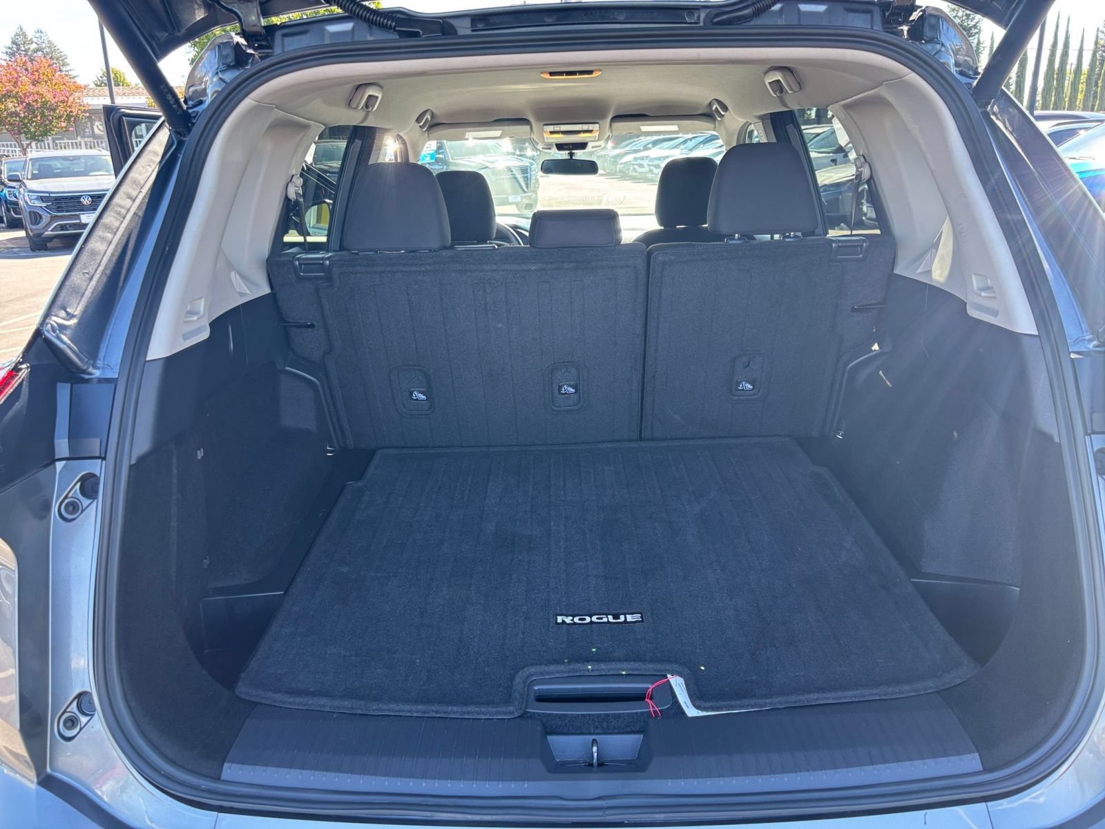 Used 2025 Nissan Rogue SV AWD/4WD image 33